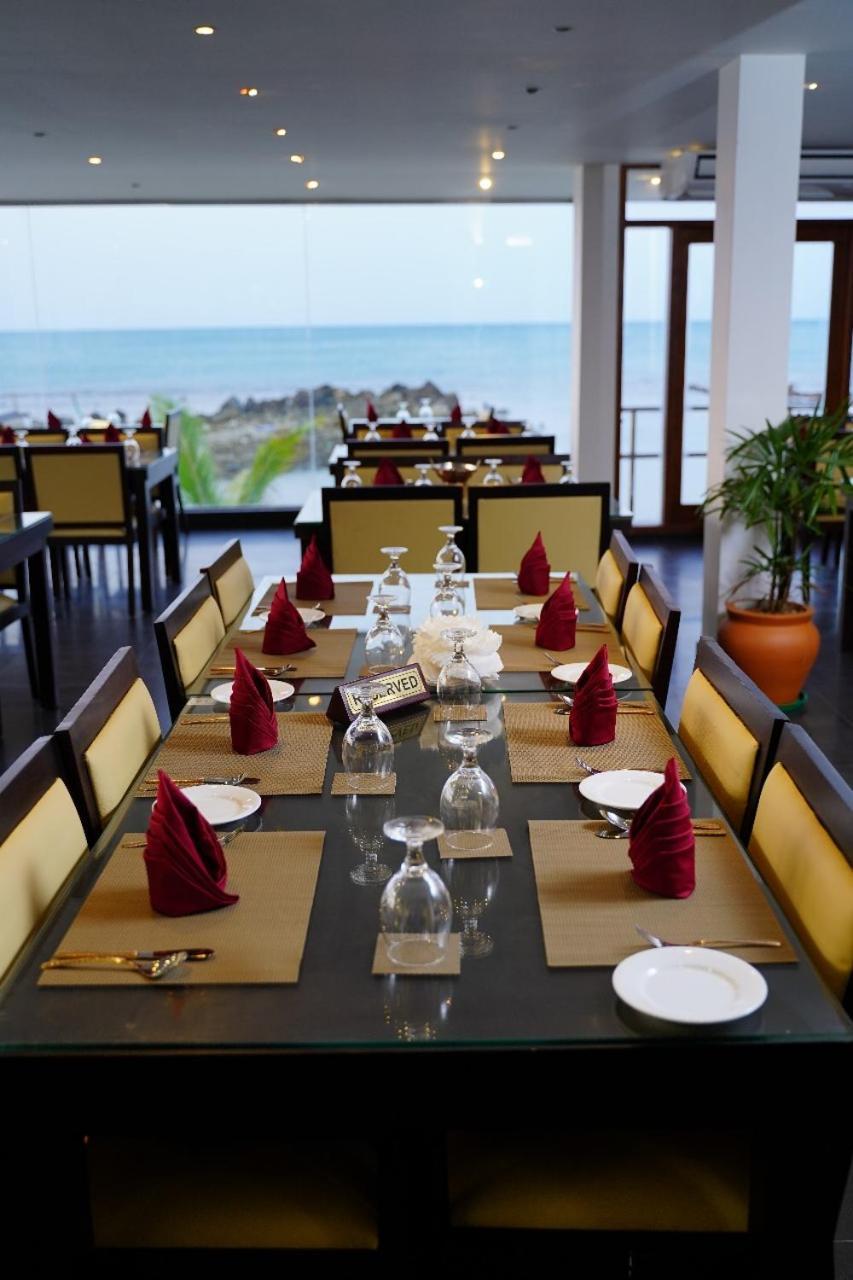 Village Hotel Northern Point Point Pedro Buitenkant foto